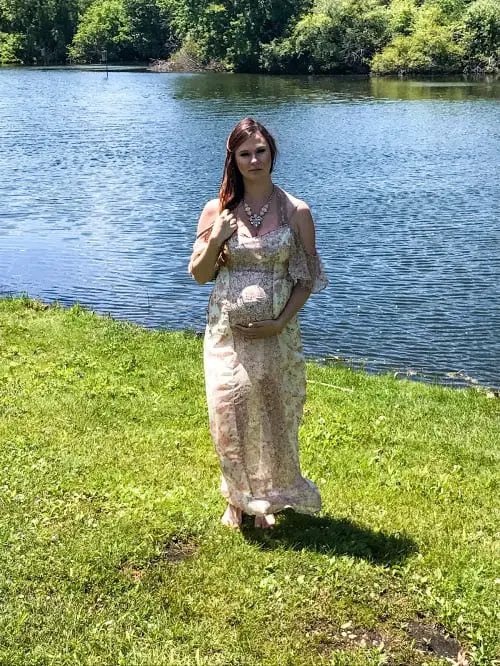 Dressing the bump flowy maxi dress