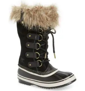 Totally Cute Winter Boots | Winter Boot Must Haves | Thrifted & Taylor'd | www.thriftedandtaylord.com