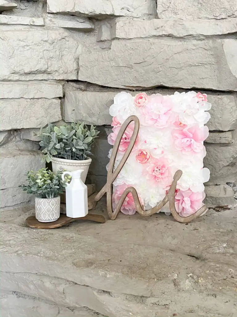 These spring thrift store DIY's are the perfect addition to my spring decor. Check out how easy they were to make plus download a free Flower Market printable you can use to make a sign like mine in under 5 minutes!