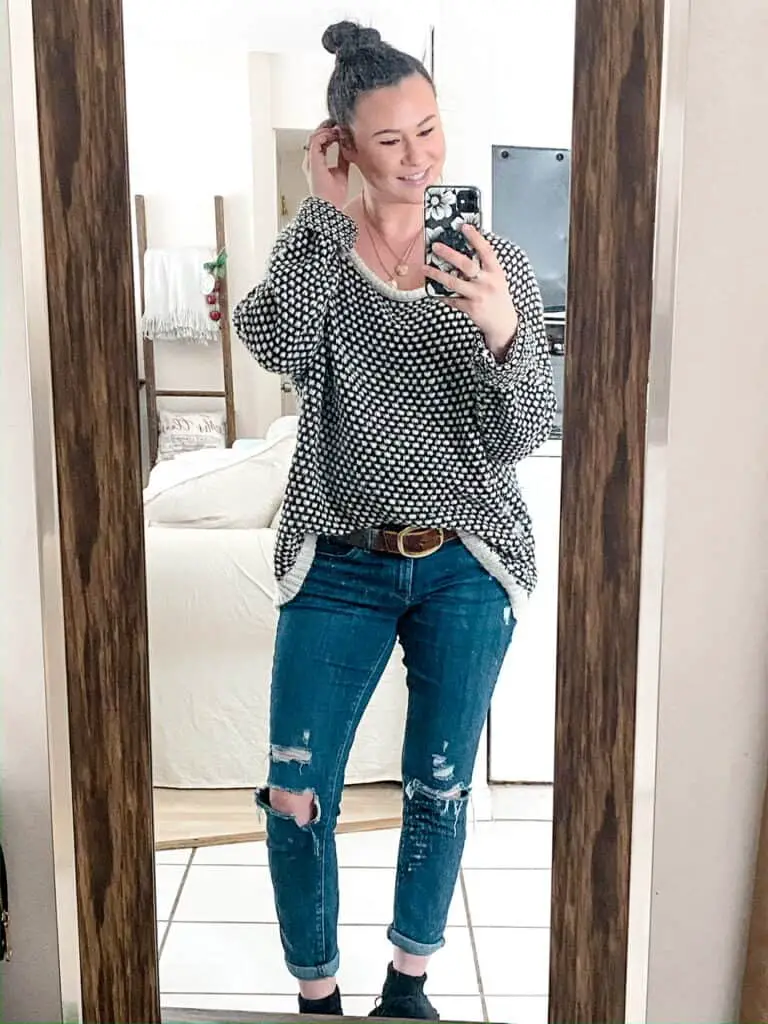 Fall is one of my favorite seasons for fashion. Fall outfits are cozy, stylish, and don't have to require a lot of effort. Check out these fall basics you need in your closet to be able to toss on and go and still look stylish.