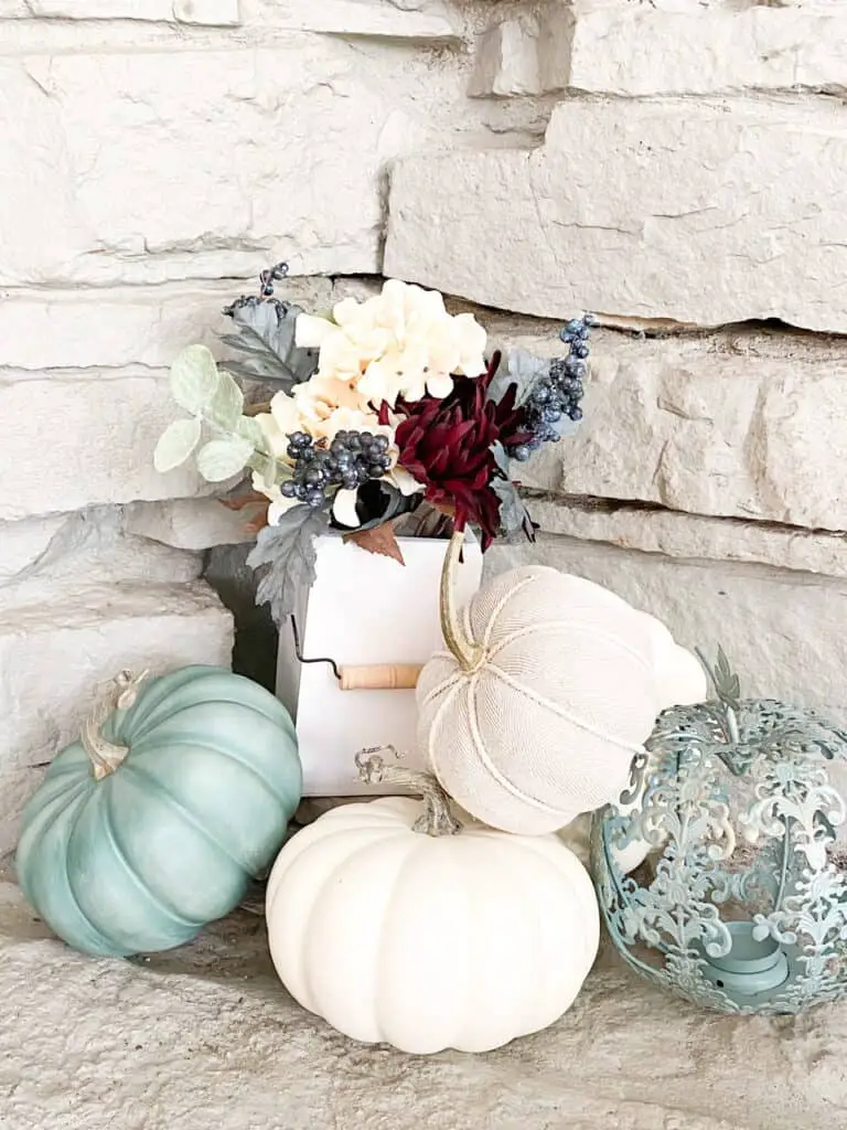 Have you started decorating for fall? I have a few quick and easy fall thrift store DIYS that you could totally do too using thrifted items or even items from the dollar store!