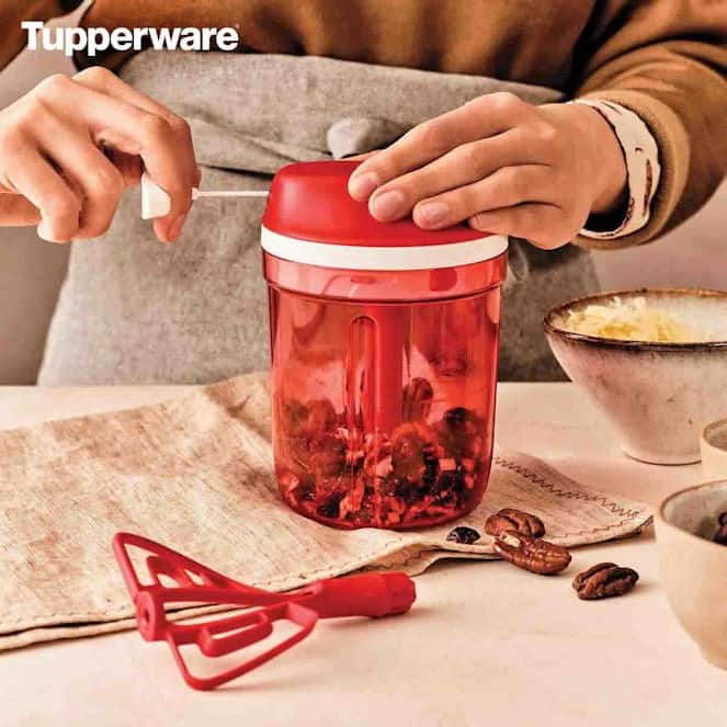 Tupperware Smooth Chopper Pull-Cord Top with Whisk & Blade Quick Chef Red  NEW